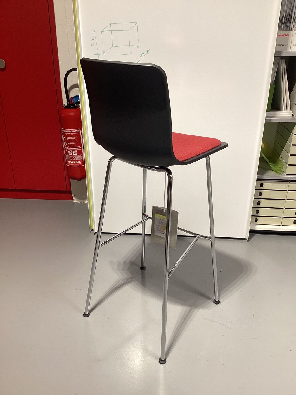 Vitra Hochstühle: Vitra HAL Stool High Barhocker, mit Sitzpolster – Neu (gemäss Beschreibung) aus Biel/Bienne von Bureaurama 1