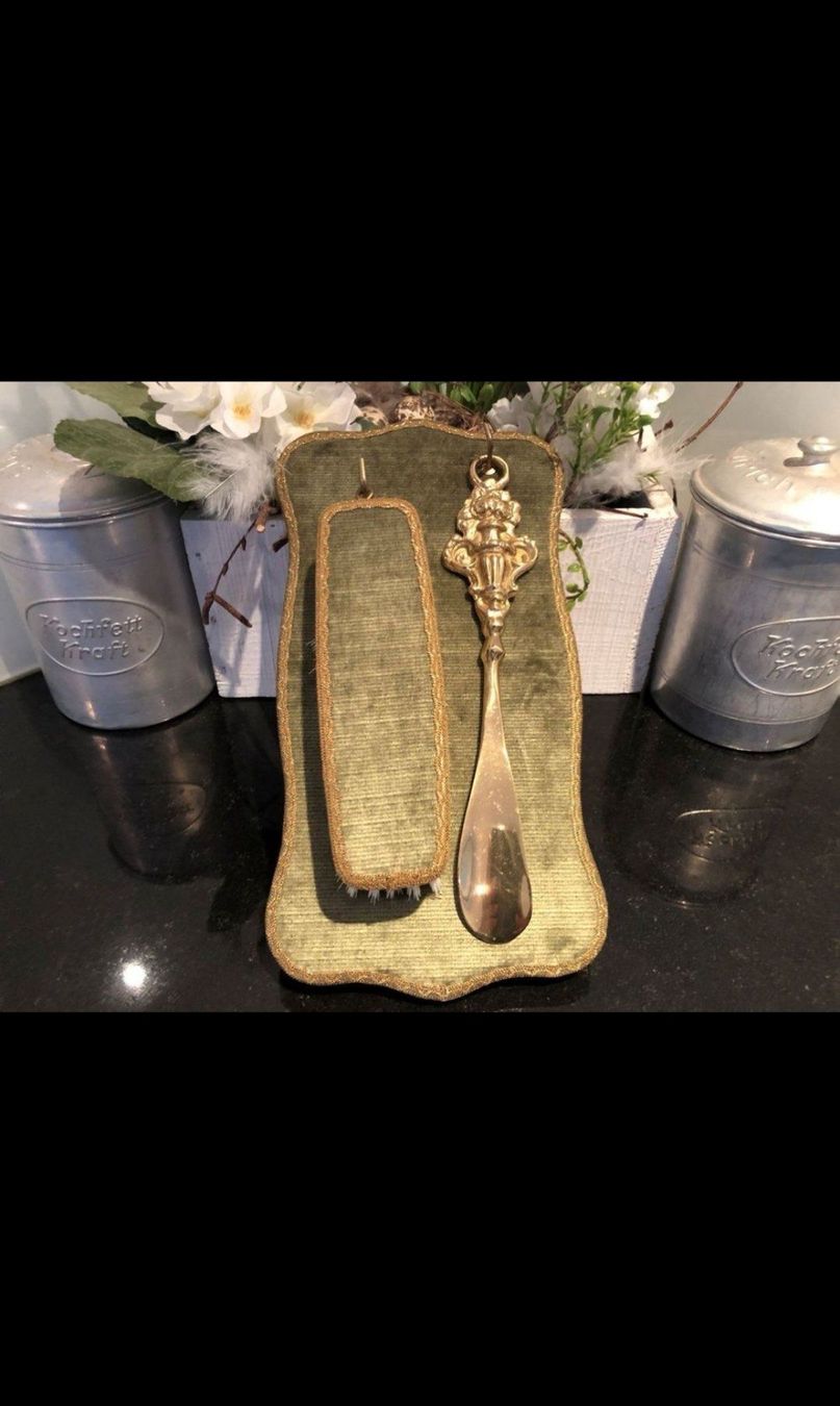 Guardaroba: Schuhlöffel / Kleiderbürste Set – Usato da Döttingen venduto da Kevi85 1