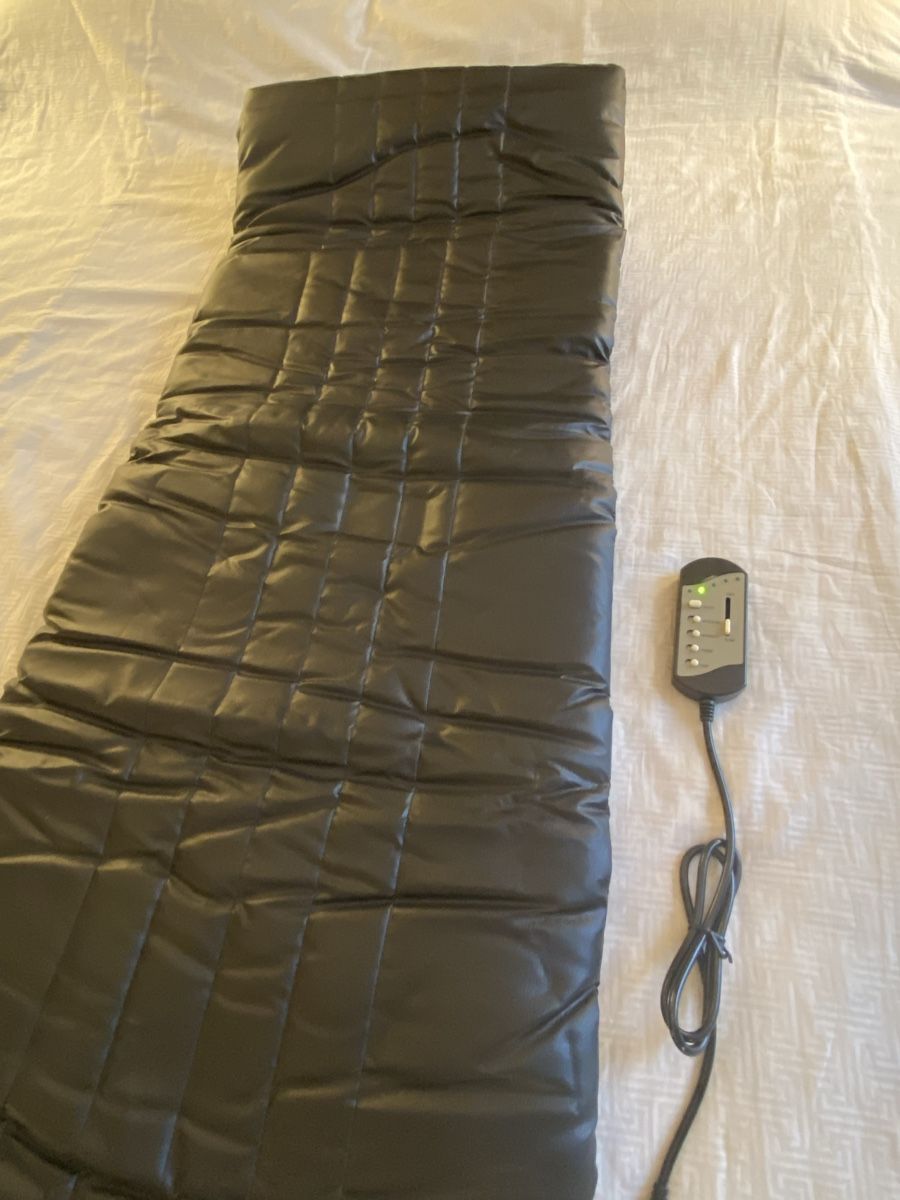 Dispositivi per massaggi: Matelas de Massage Chauffant – Usato da Genève venduto da Oscar-111