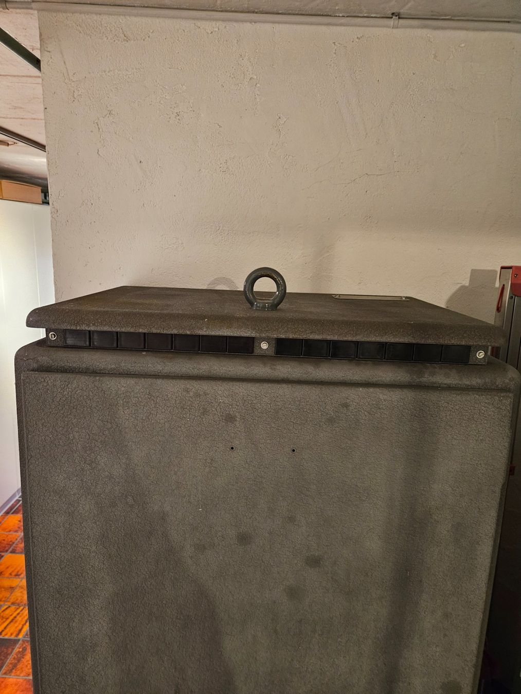 Armadi: Militär Metallschrank – Usato da Hornussen venduto da MIC_89 6