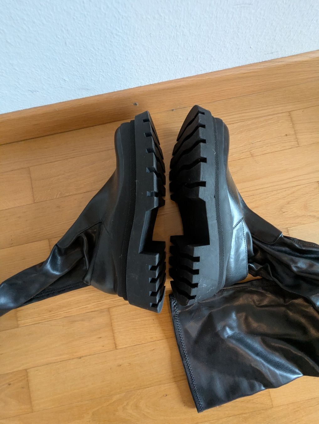 Zara Damenschuhe: Zara Overknee Stiefel - Grösse 38 – Gebraucht aus Luzern von phi_89 4