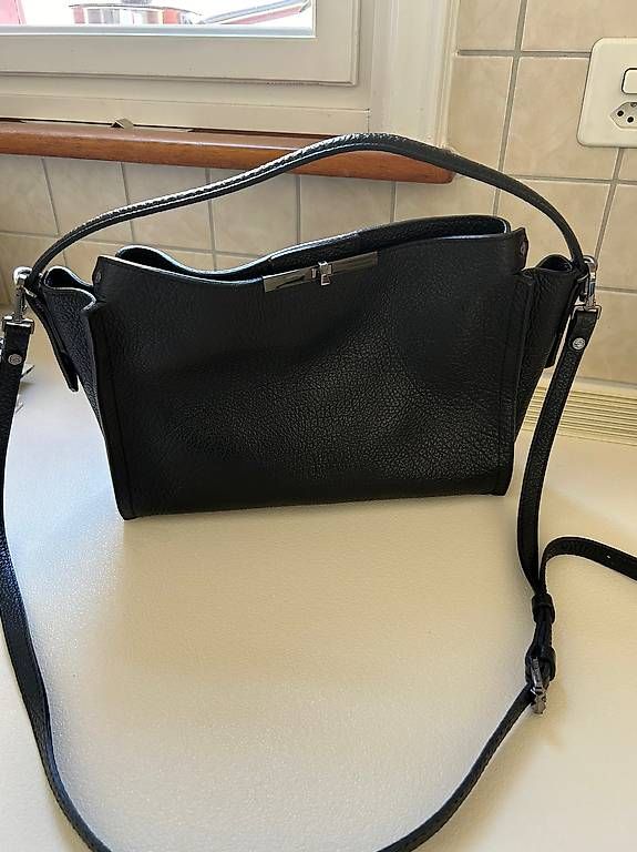 Borse da donna: Gianna Chiarini Tasche – Usato da Basel venduto da and_pky9