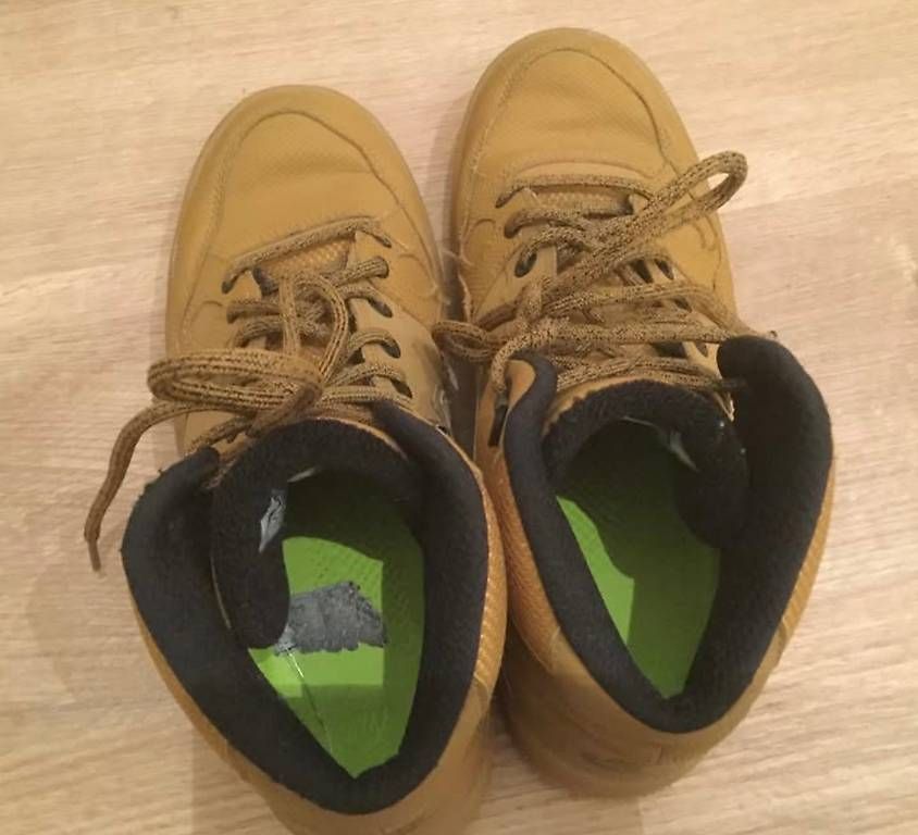Scarpe da uomo: Nike Schuhe Gr. 42 – Usato da Obernau venduto da Antarctica4 2