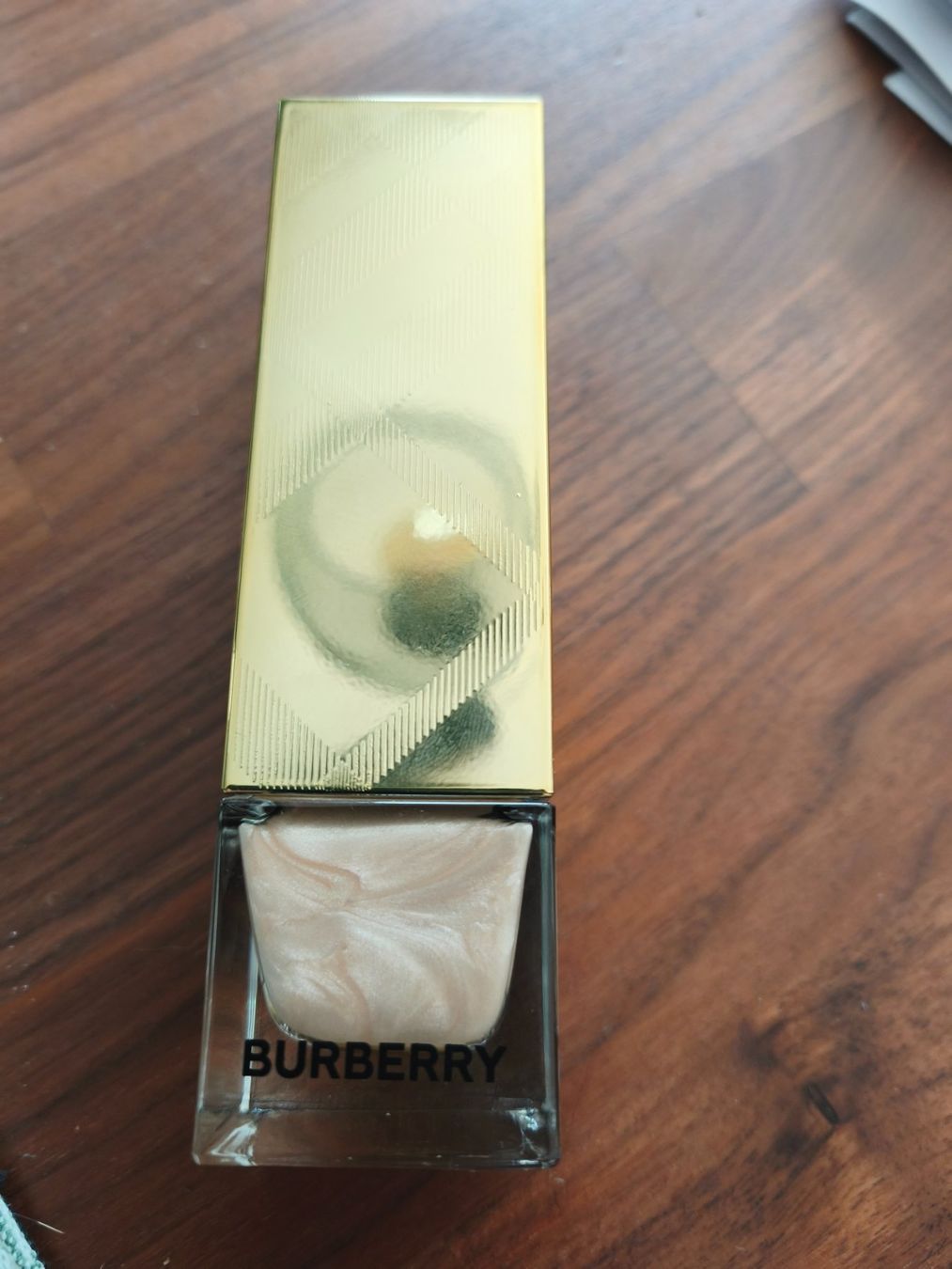 Burberry Make-up: Burberry Makeup Primer Bare Glow – Usato da Koblenz venduto da Ivy_Belle
