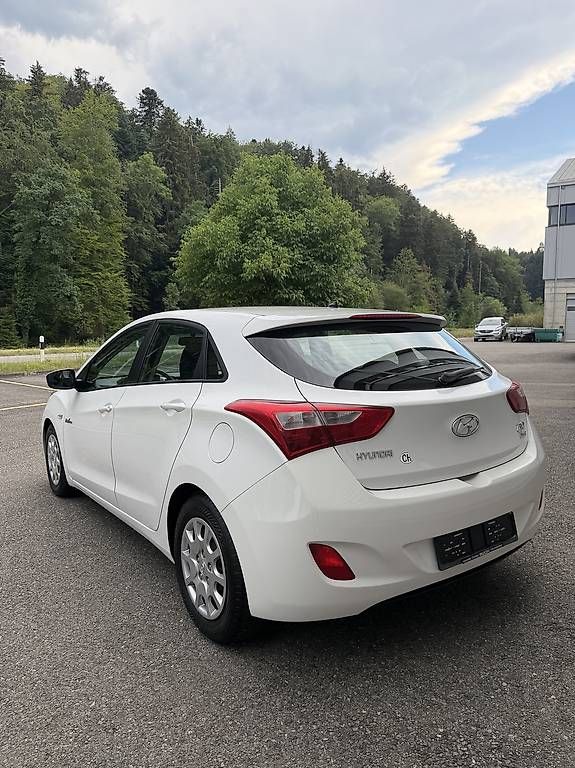Hyundai Automobili: Hyundai i30 Comfort – Usato da Wünnewil venduto da Ressell_Bern 3