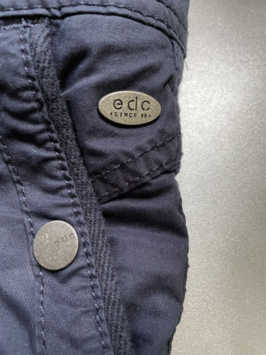 Esprit Pantaloni: Edc Esprit) Bermudas/Shorts 36 dunkelblau – Usato da Bertschikon Gossau venduto da kel_wf2y 3