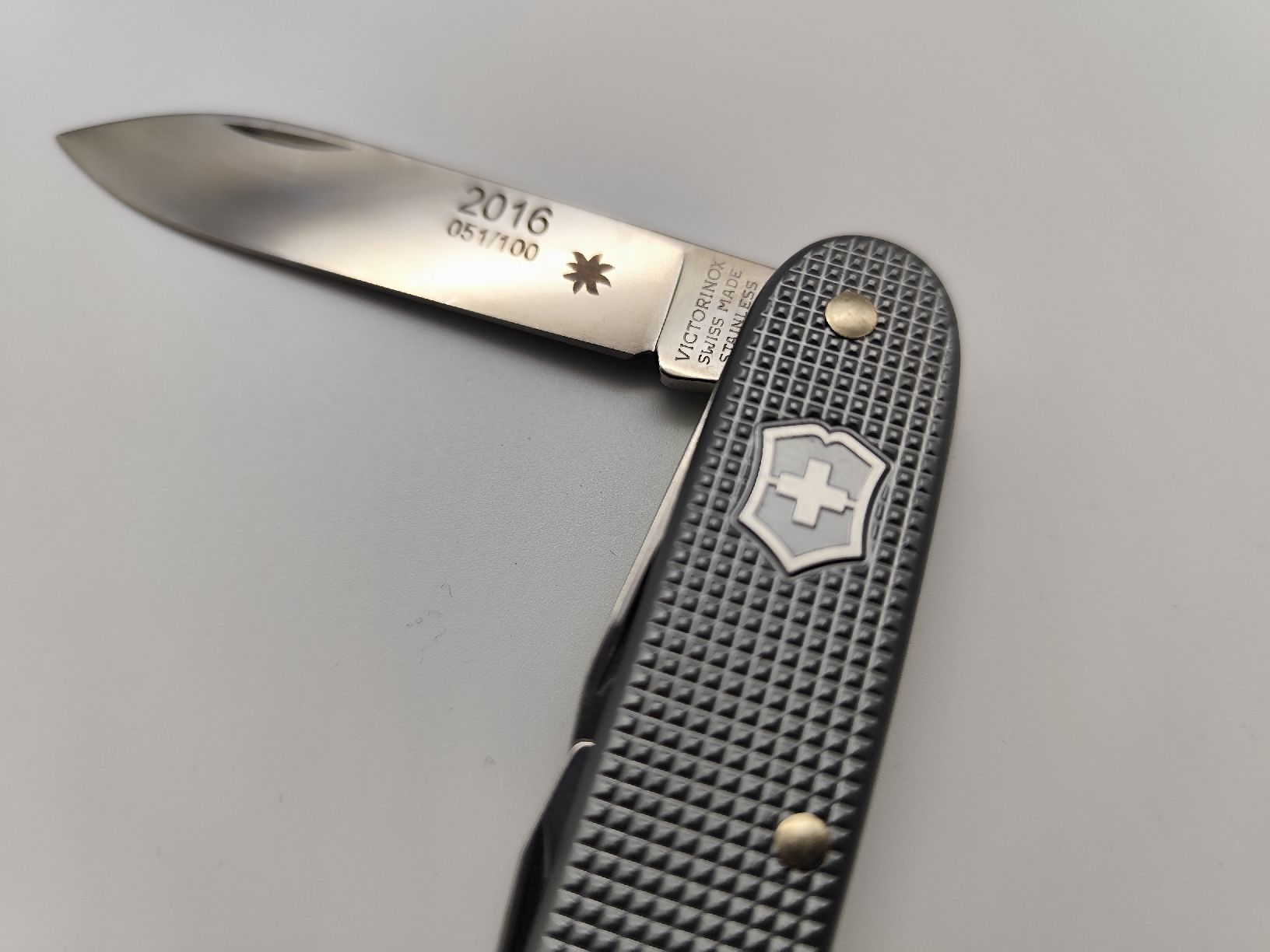Victorinox Coltelli tascabile: Victorinox Bicolor – Nuovo e nell'imballaggio originale da Hellbühl venduto da 30R_R30 4