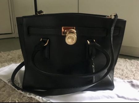 Michael Kors Handtasche schwarz Leder guter Zustand
