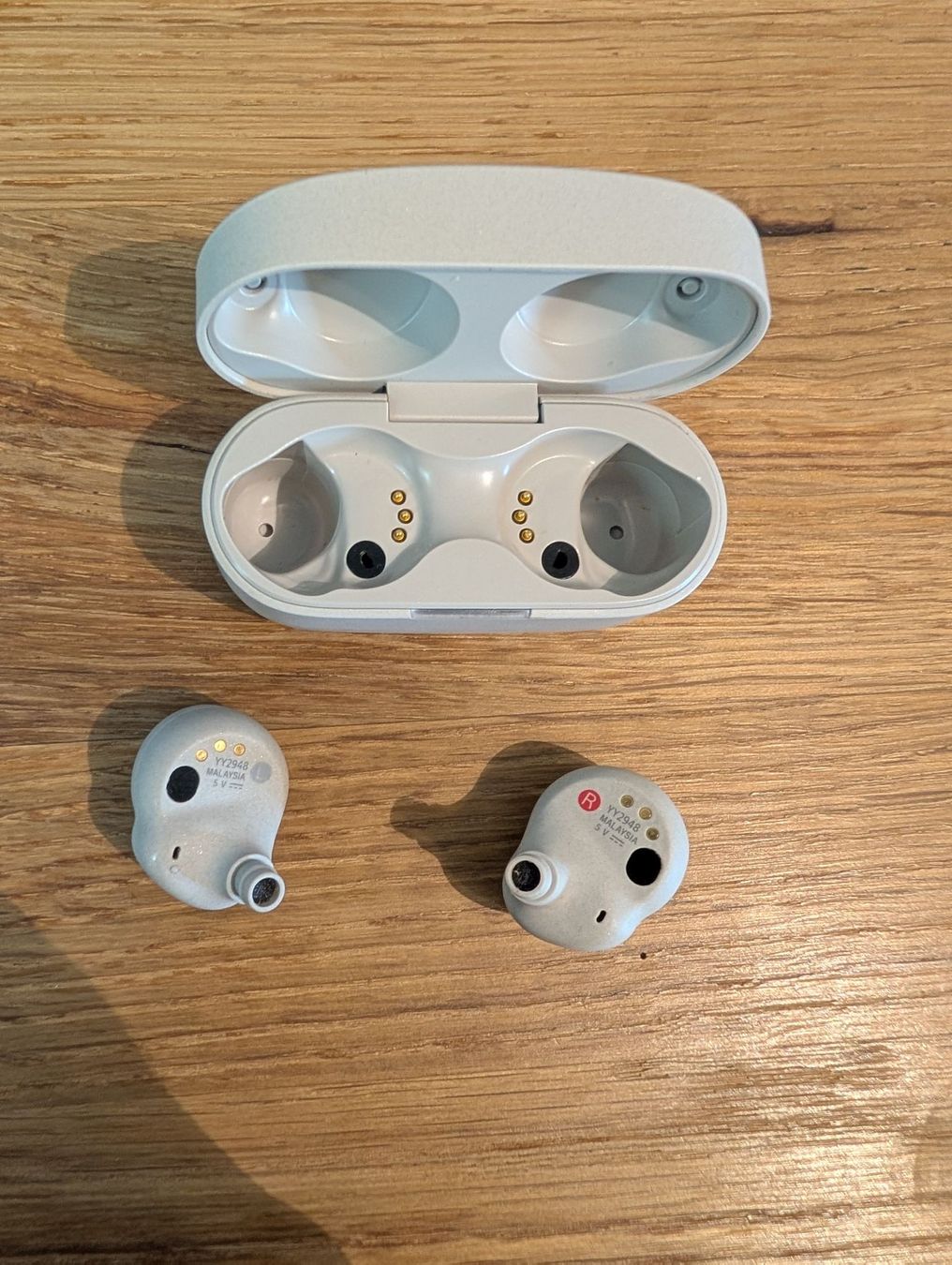 Sony Cuffie: Sony WF-1000XM4 Ohrstöpsel & Ladecase – Difettoso da Walperswil venduto da grimm22