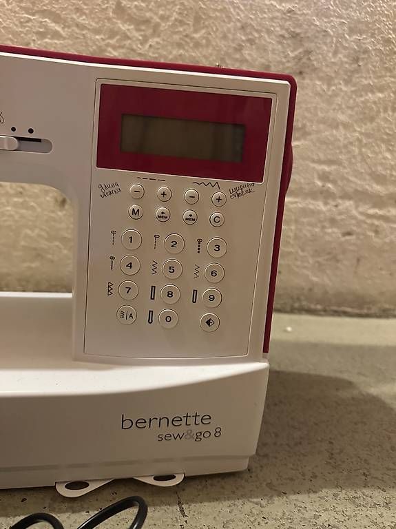 Nähmaschinen: Bernette Sew & Go 8 sewing machine/ Nähmaschine – Gebraucht aus Hedingen von JuliaZ1992 1