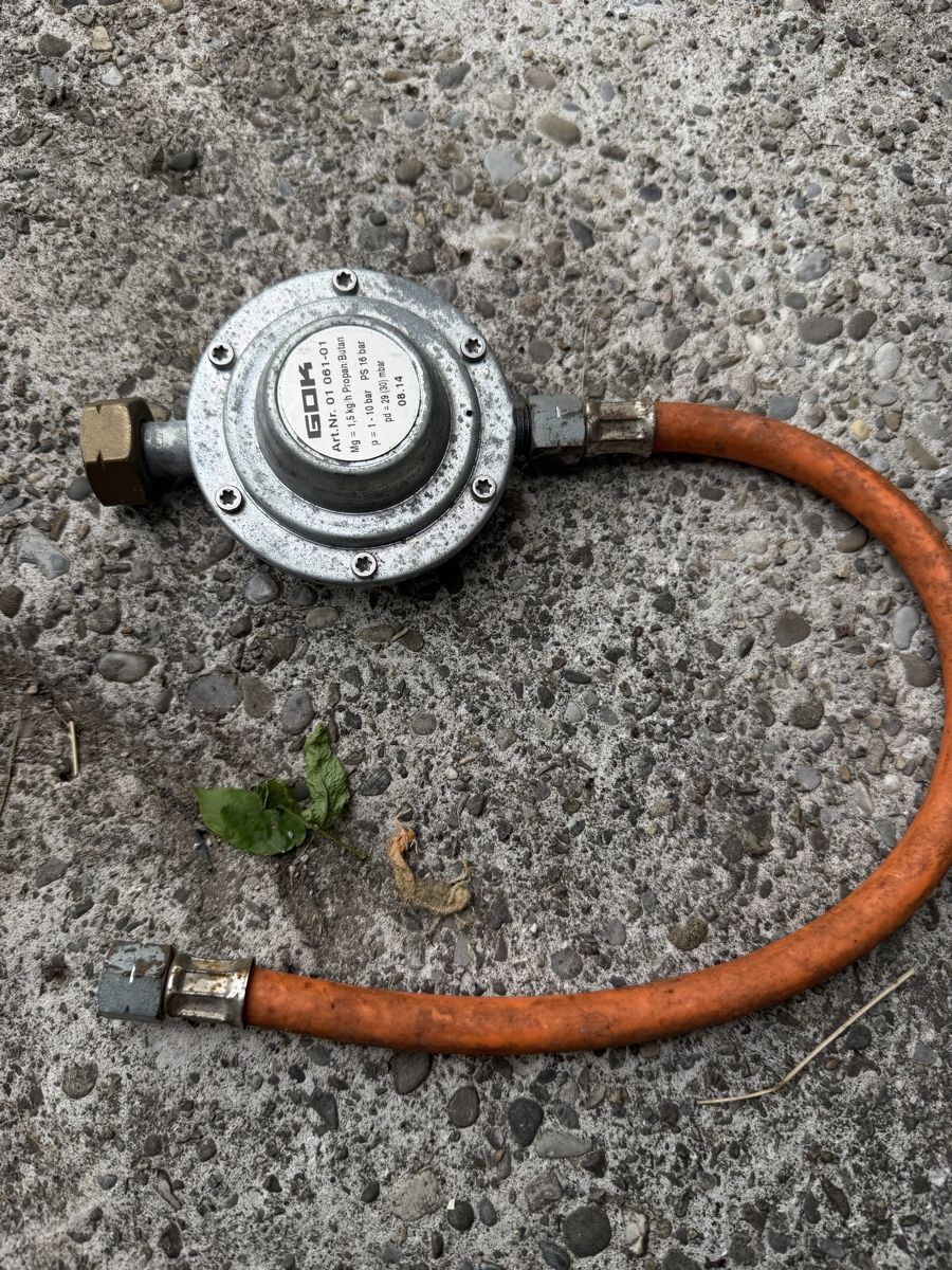 Sonstige antike Technik & Geräte: Gasdruckregler eine mit Manometer  – Gebraucht aus Hinwil von Robi910 1