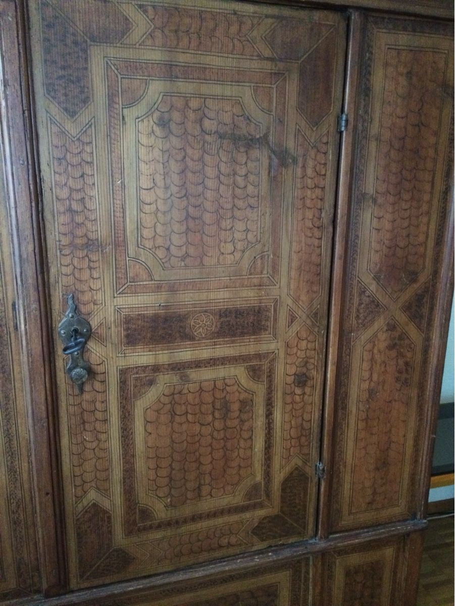 Armadi: Antiker Schrank, Massivholz, – Usato da Aarau Rohr venduto da den_6fbv 1