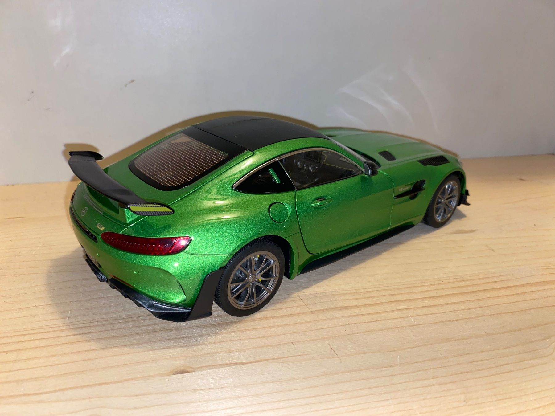 Mercedes-Benz Modellini d'auto: Mercedes AMG GTR 1/18 – Usato da Wohlen AG venduto da PrivatSammlung 5