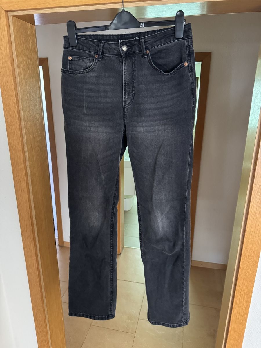 Stradivarius Jeans: Stradivarius Tall - Straight Leg Jeans - Grösse 40 – Usato da Wangen ZH venduto da utlevell 3