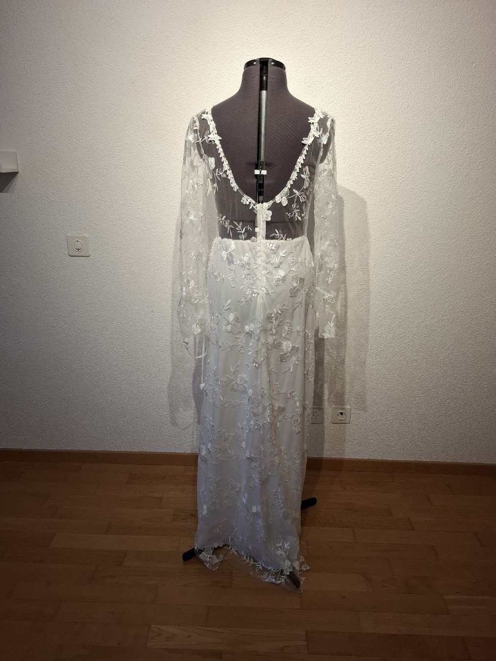 Robes: Wunderschönes Kleid mit Spitze, Grösse XL – D'occasion à Meisterschwanden par Jennifer_91 1