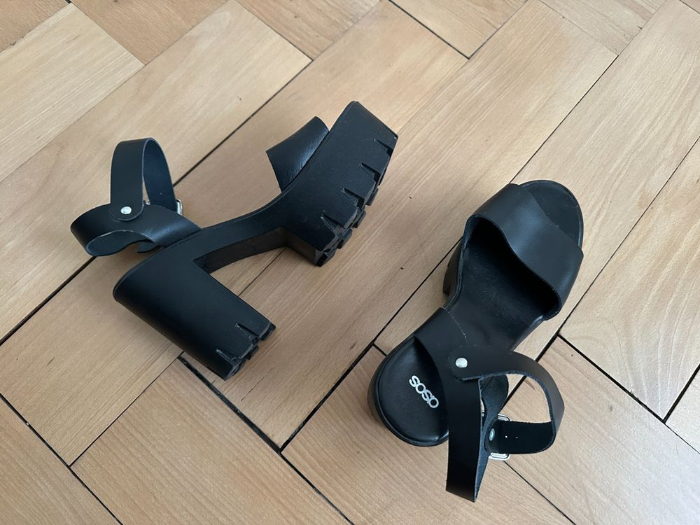 Asos Chaussures femmes: ASOS - Plateau Sandalette schwarz 38 – Neuf (Voir description) à Zürich par Diazaio 3