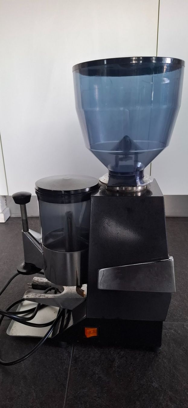 Elettrodomestici da cucina: Gastro Kaffeemühle OBEL – Usato da Einsiedeln venduto da bachi7000 1