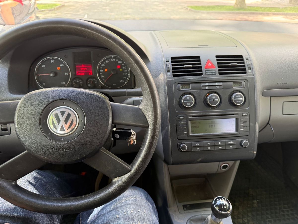 VW Automobili: Vw touran 2.0 d  – Usato da Buchs SG venduto da mef_78tr 6