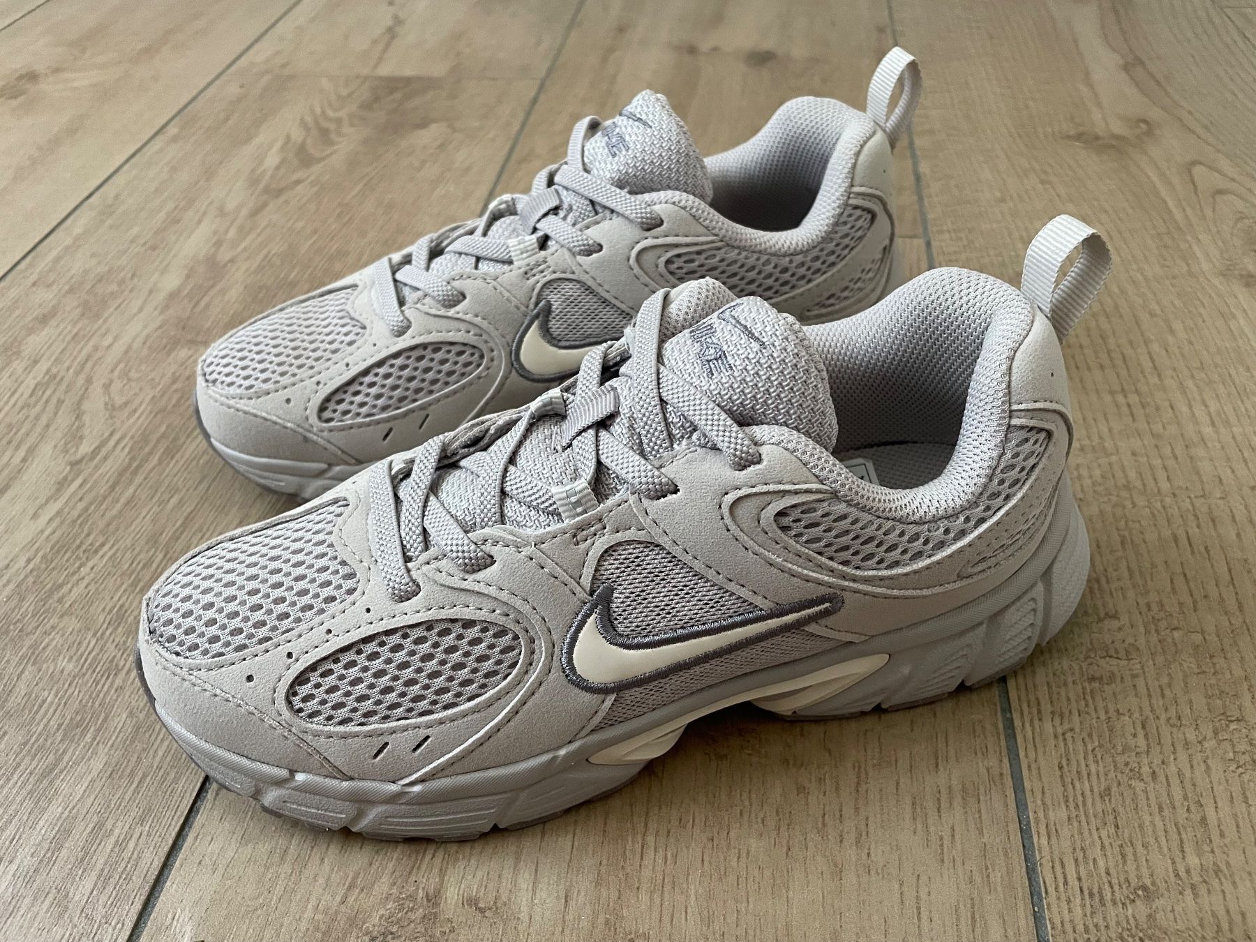 Nike Scarpe per ragazzi: Nike Turnschuhe Gr. 35 NEU – Nuovo e nell'imballaggio originale da Waltenschwil venduto da hansnine