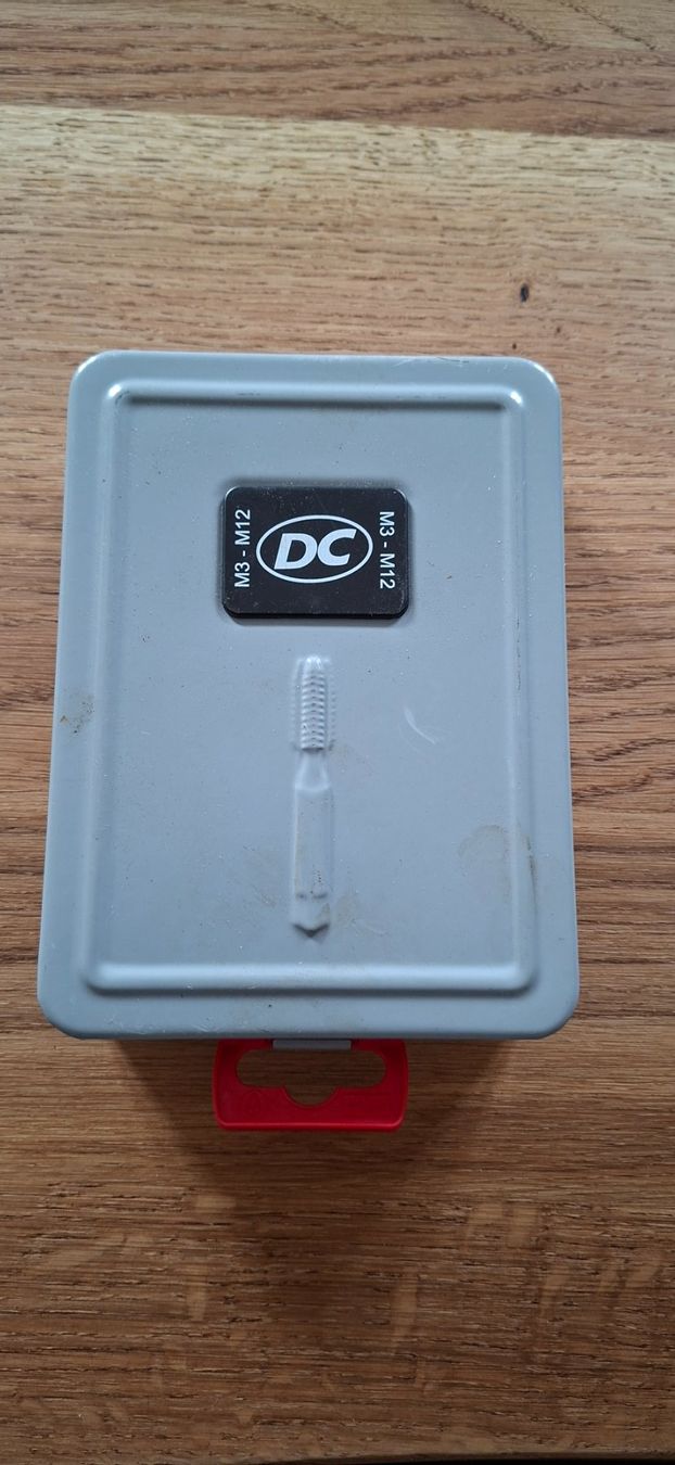 Alle Werkzeuge: DC Gewindebohrsatz D 5855 neuwertig! – Gebraucht aus Domat Ems von Gaar0