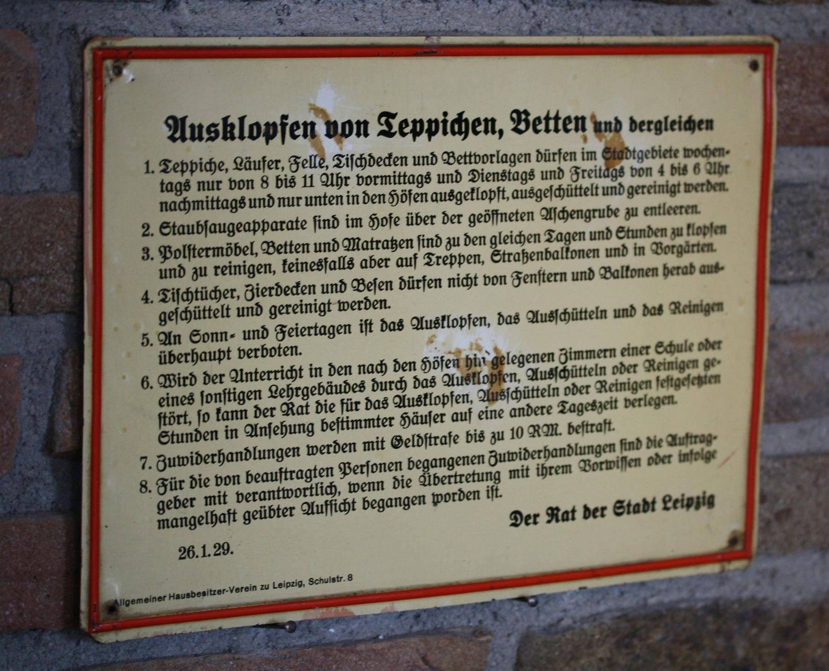 Insegne: Blechschild "Ausklopfen von Teppichen" – Usato da Birrwil venduto da brandschatz_birrwil 1