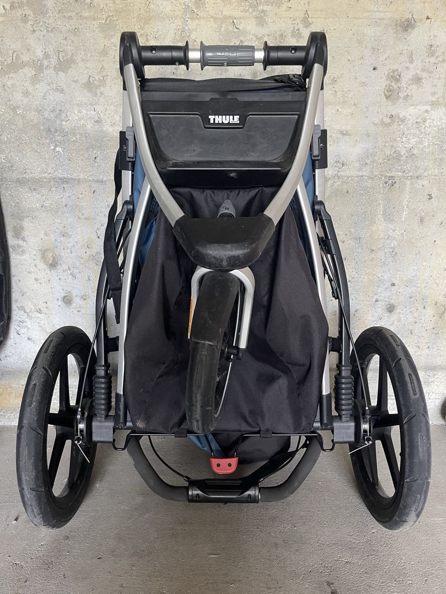 Thule Poussette: THULE Urban Glide 2 inkl. Sicherheitsbügel & Regenschutz – D'occasion à Küssnacht am Rigi par TheMarket55 7