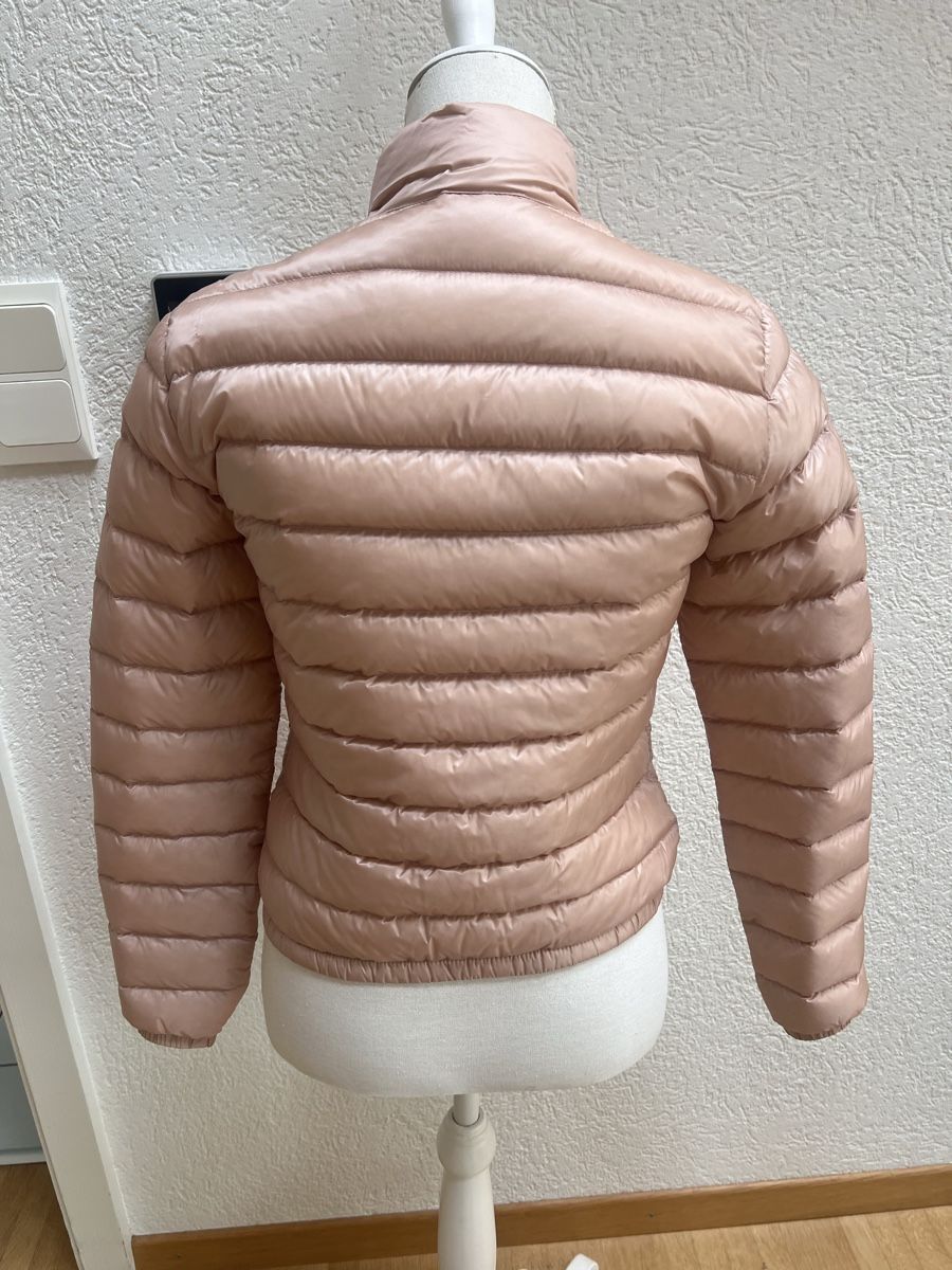 Moncler Giacche: Moncler Daunenjacke Gr. 34/XS Rosa – Nuovo (secondo la descrizione) da Ostermundigen venduto da Steff18 2