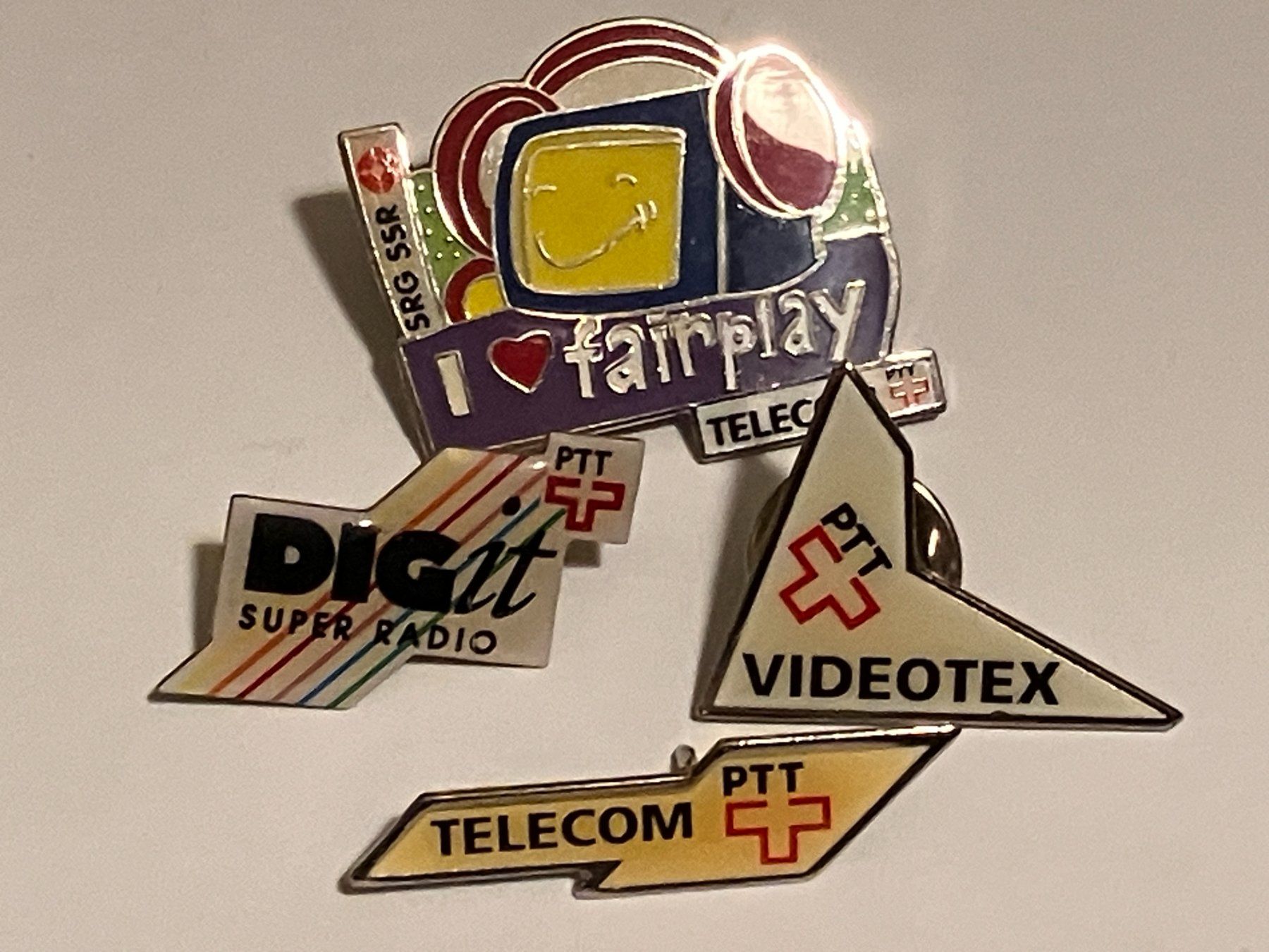 Plaketten & Abzeichen: 4 Pin PTT diverse – Gebraucht aus Basel von djwwpp