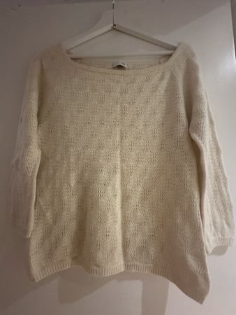 TSE cream wool sweater, size S. Cosy knit for winter.