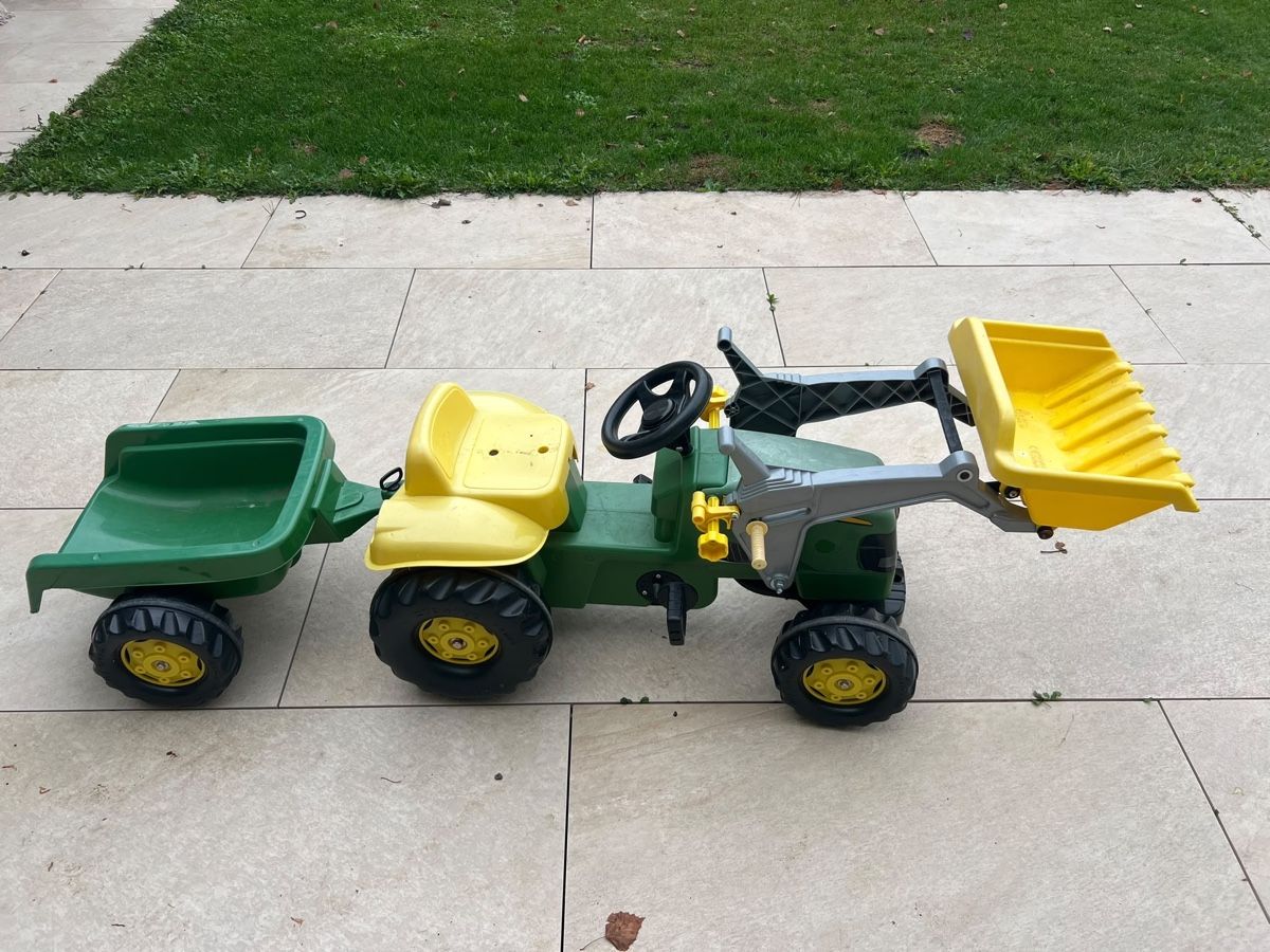 John Deere Fahrzeuge für Kinder: Ride On Tractor with Trailer – Gebraucht aus Stallikon von RTagel