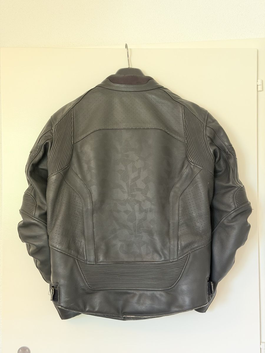 IXS Vestes: Motorradjacke Leder IXS Gr. 56 – D'occasion à Port par recip3 3