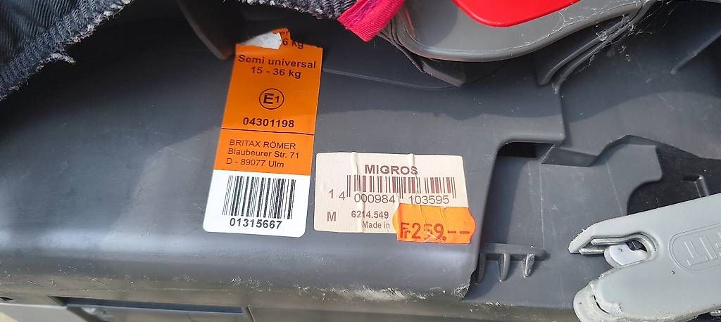Seggiolini per auto: Römer Kindersitz mit Isofix – Usato da Wald ZH venduto da micotitolinotamtam 2