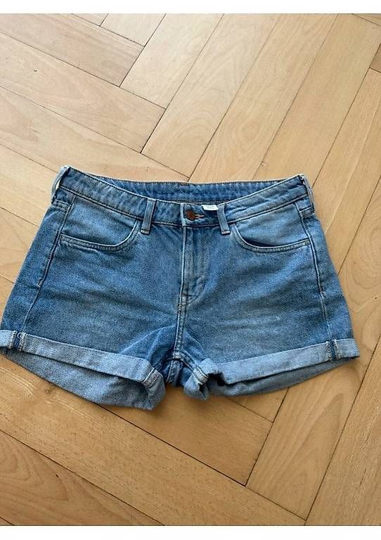 Jeans: Kurze Jeans Grösse 36 – Usato da Bern venduto da leh_7f92