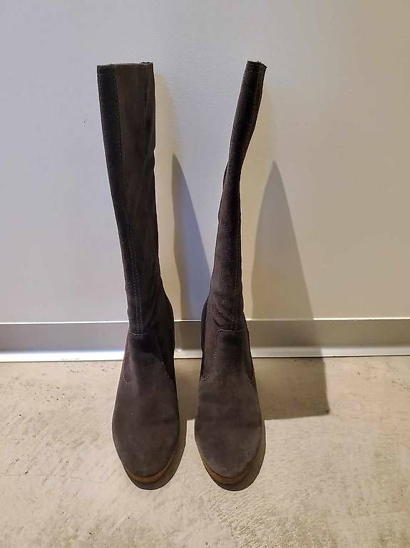 Scarpe da donna: Bottes en daim "edc" Grise – Usato da Bernex venduto da Sooeg_01 2
