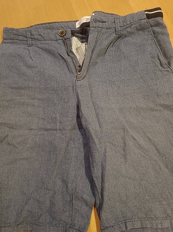 Pantaloni: Zara kurze Hose kinder 152 – Usato da basel venduto da lin_5kqf