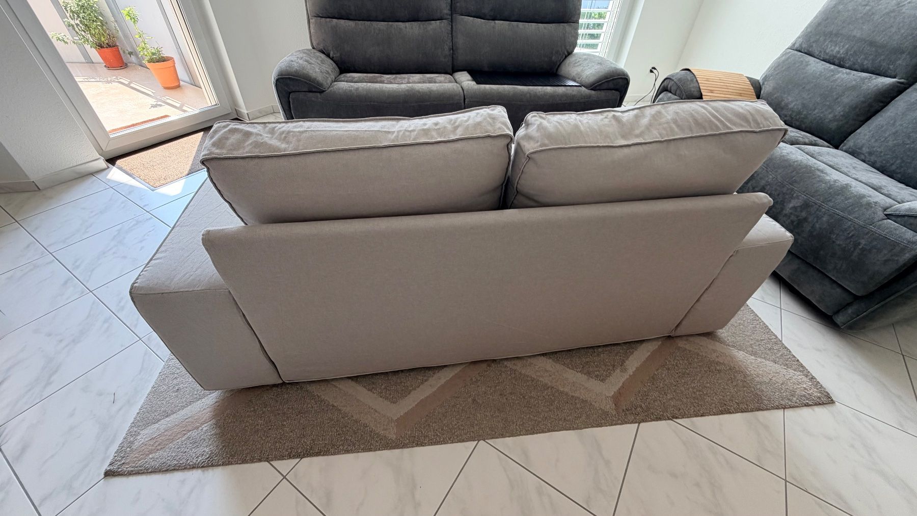 Ikea Sofas: Sofa KIVIK IKEA 2-Sitzer hellgrau guter Zustand – Gebraucht aus Zürich von rev_7dgl 1