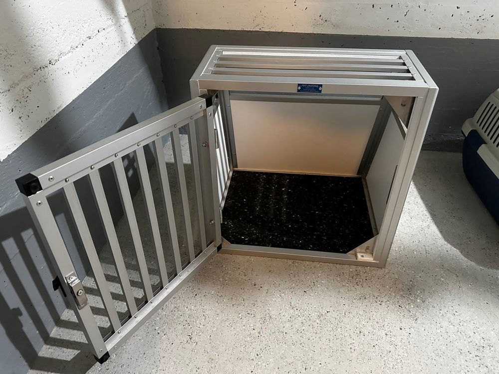 Wt Metall Hundeboxnull