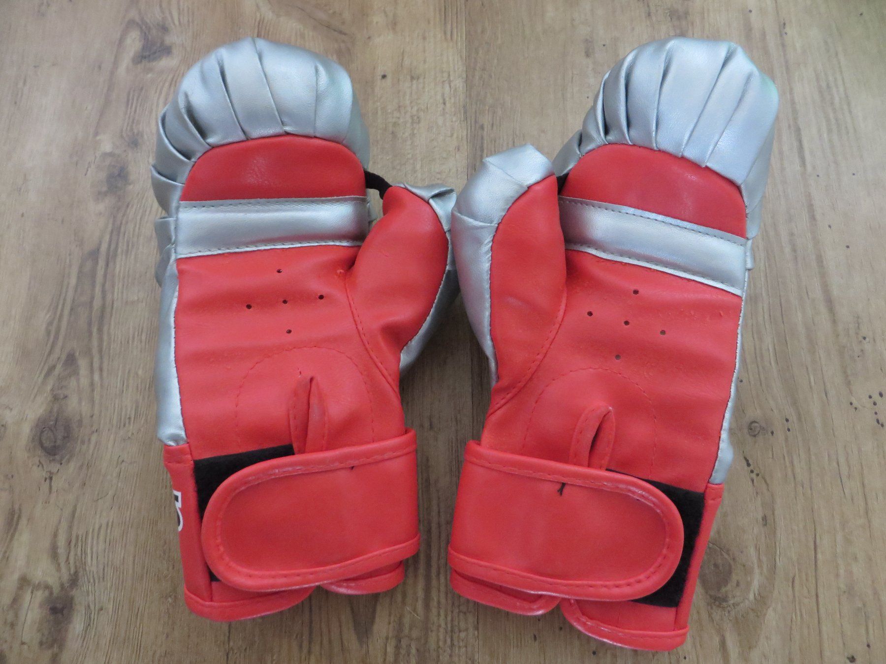 Guanti: Kinder Boxhandschuhe New Sports – Usato da Bettenhausen venduto da Binford8000 1