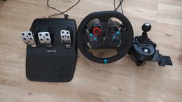 Sim Racing Lenkrad mit Pedalen und Schalthebel