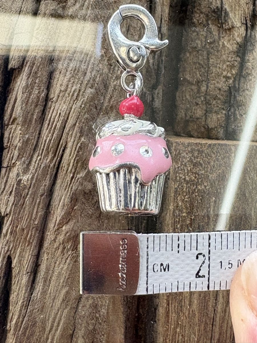 Pendentifs: Charm pendentif Cupcake – D'occasion à Jongny par Rivierach 4