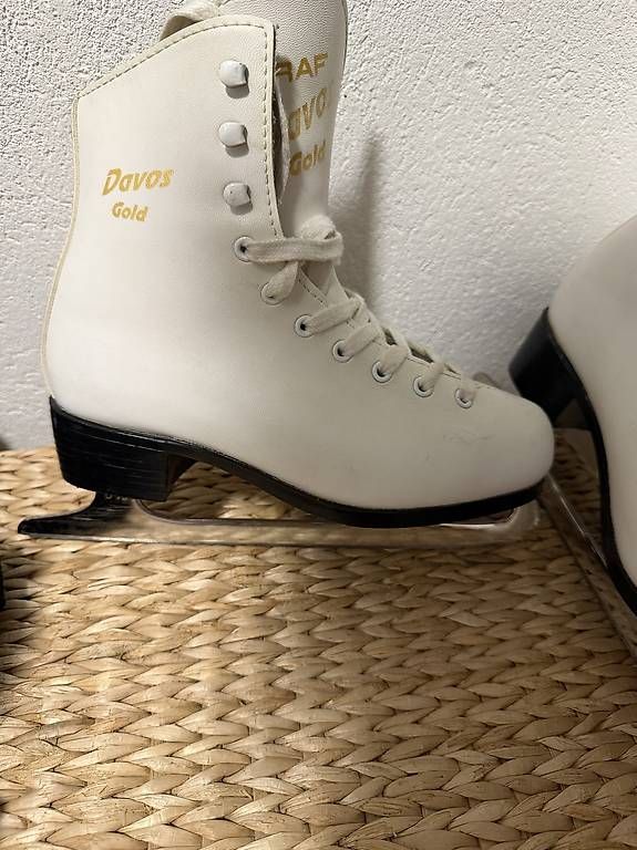 Pattini da ghiaccio: Schlittschuhe Gr35 – Usato da Waltenschwil venduto da Flow1986 2