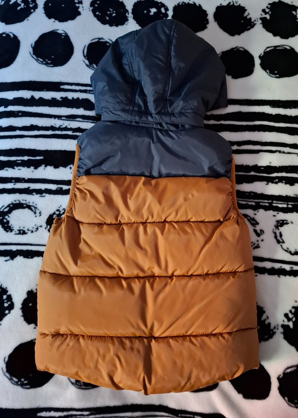 H&M Altro abbigliamento per bambino: Gilet gr.122/128 – Nuovo (secondo la descrizione) da Oberurnen venduto da rotty80 1