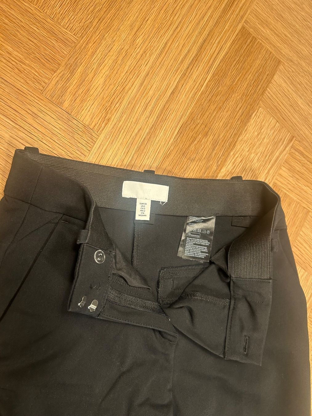 Hosen: Hosen Set Grösse 32 5Stk. – Gebraucht aus Watt von Raven99 5