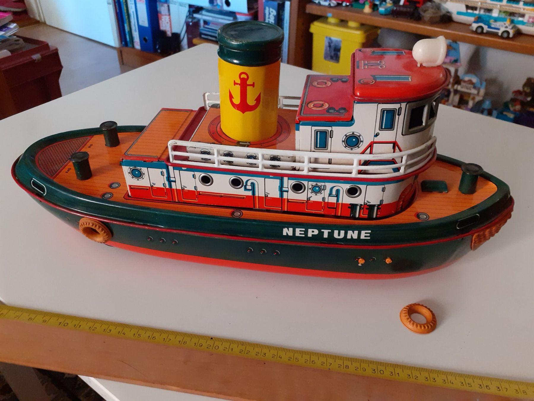 Spielzeuge: Neptun Tug Boat von ModernToys – Gebraucht aus Zürich von Crocuda