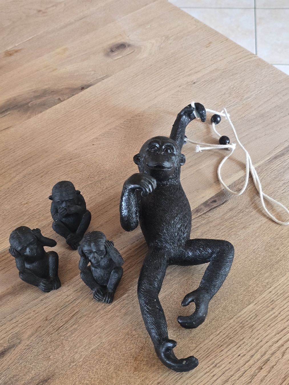 Tutte le decorazioni: singes decoration  – Usato da Le Locle venduto da Marc9194