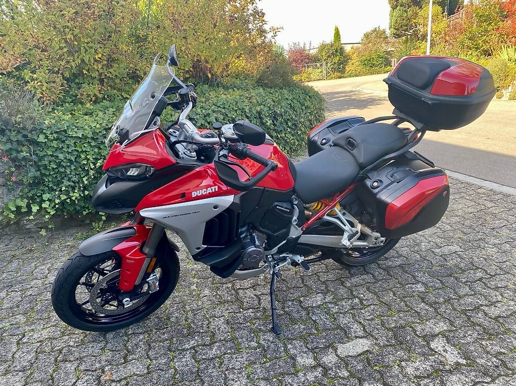 Touring: Ducati Multistrada V4S Travel & Radar Red – Usato da Niederhasli venduto da Earlsaegi 2
