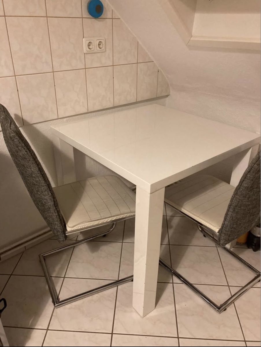 Tavoli: White Table – Usato da Gland venduto da sib_dv9r