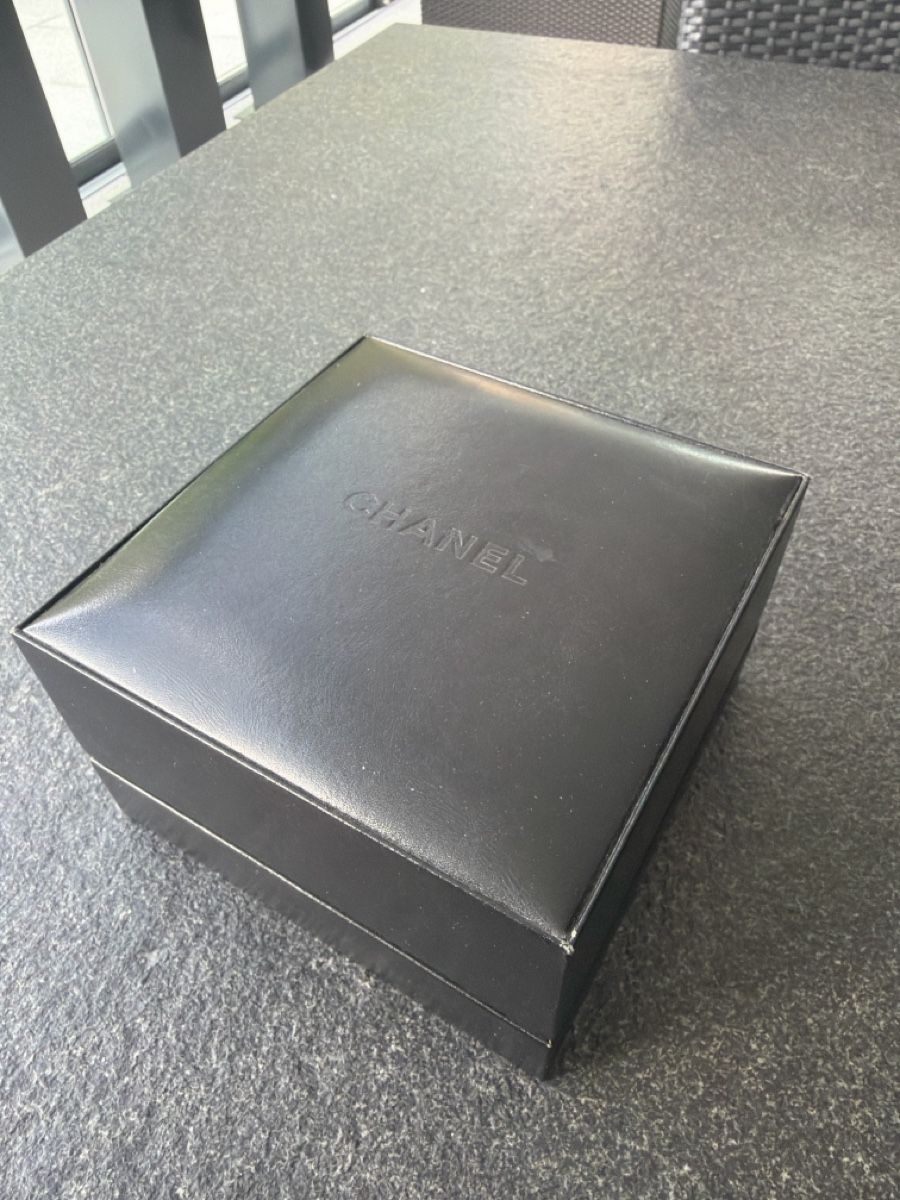 Coffrets à bijoux: Schmuckschatulle Chanel schwarz mit Prägung – D'occasion à Adligenswil par goverla11 4
