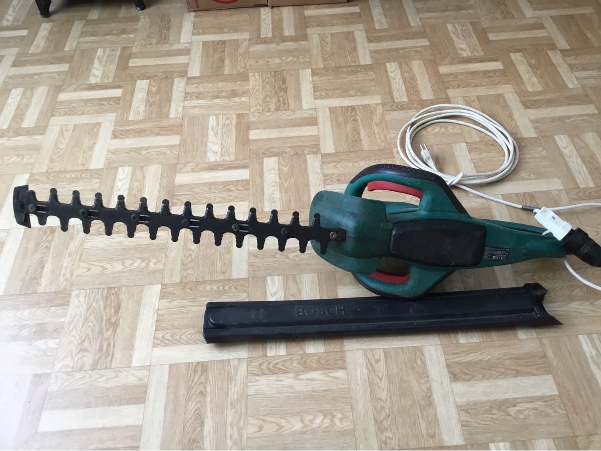 Bosch Alle Werkzeuge: Heckenschere Bosch AHS easi-cut 550 W / 48 cm lang – Gebraucht aus Kreuzlingen von Schuggerman 2