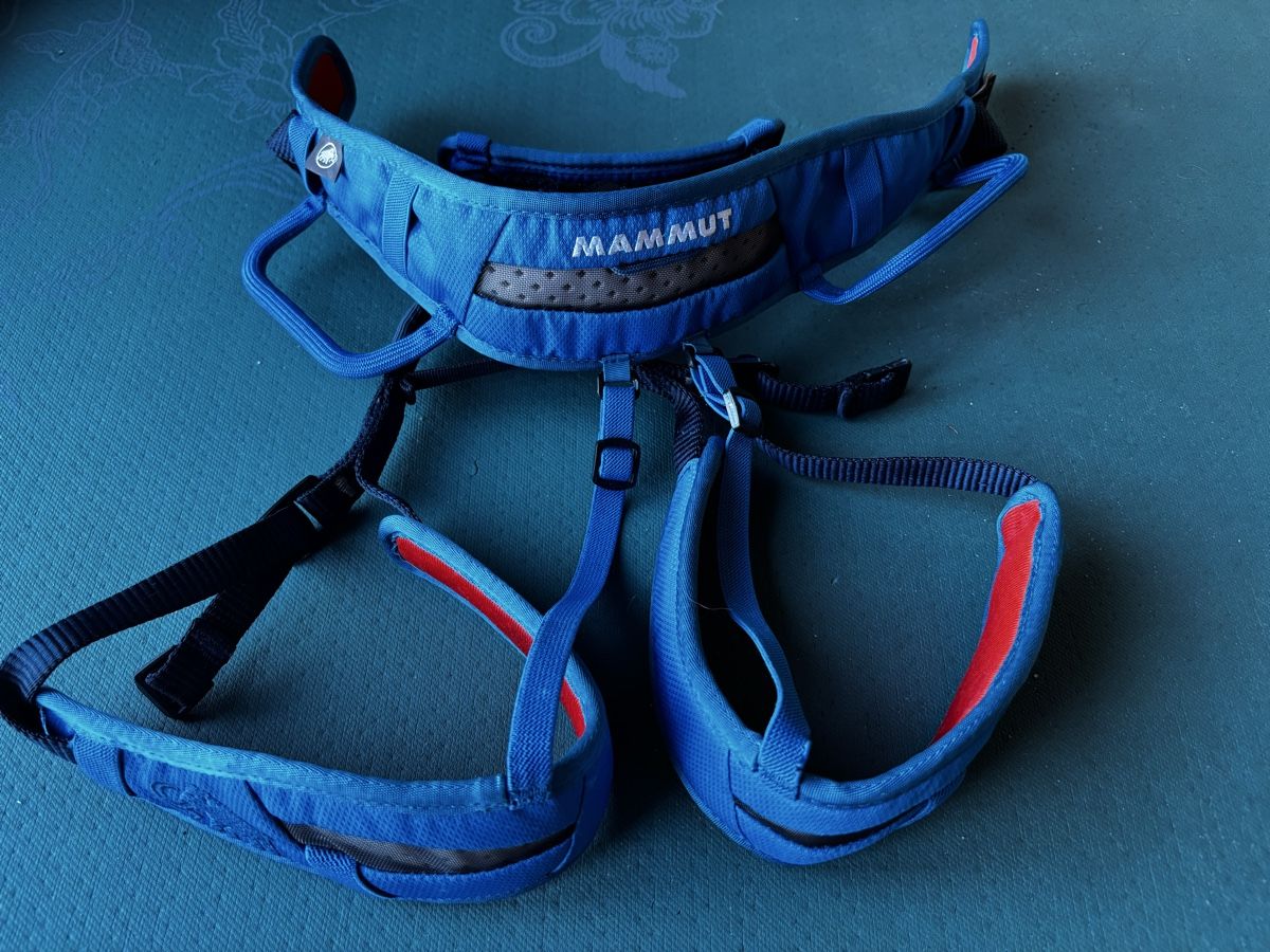 Mammut Kletterausrüstungen: Mammut Kinderklettergurt – Gebraucht aus Zürich von Onemorejo